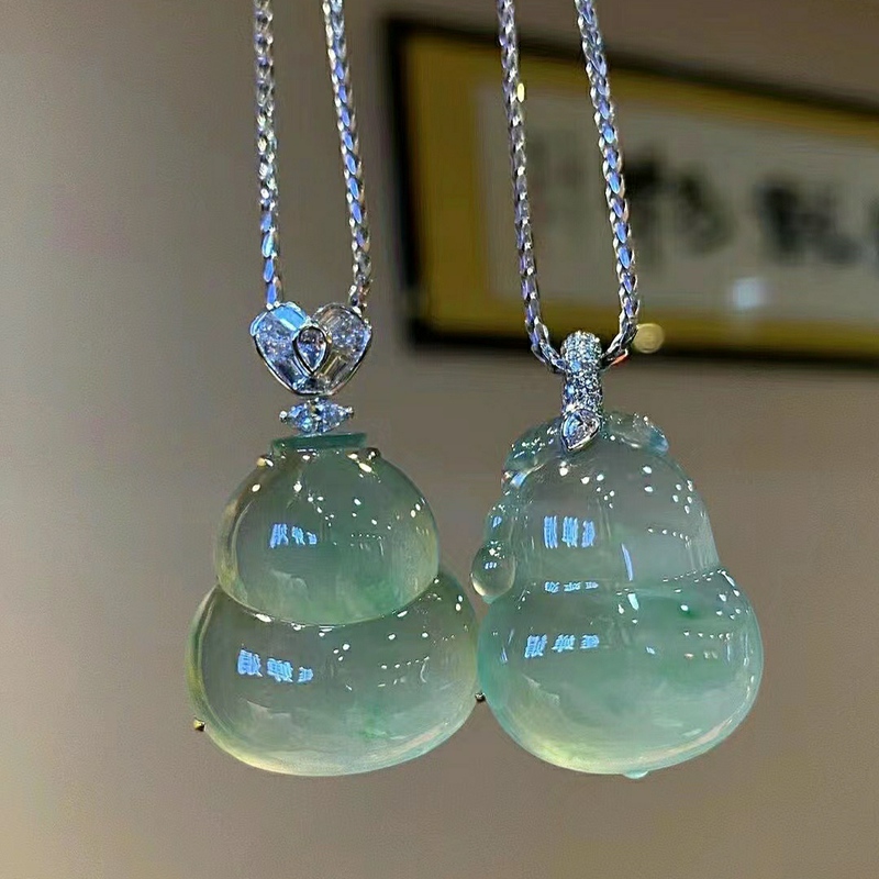 Ice-Type Jade Pendant, Gourd-Shaped Glass-Type White Ice Jade Pendant, 18K Gold Inlaid, Genuine Burmese A-Grade, Women's Model
