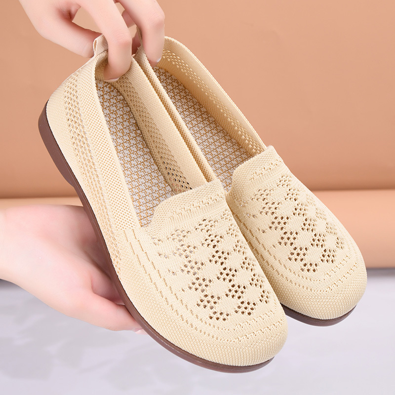 Summer New Style Old Beijing Cloth Shoes for Women, Breathable Mesh Shoes, Mother's Shoes, Hollow Flat-Soled Mesh Shoes, Slip-On Shoes for the Elderly Summer New Style Old Beijing Cloth Shoes for Women, Breathable Mesh Shoes, Mother's Shoes, Hollow Flat-Soled Mesh Shoes, Slip-On Shoes for the Elderly