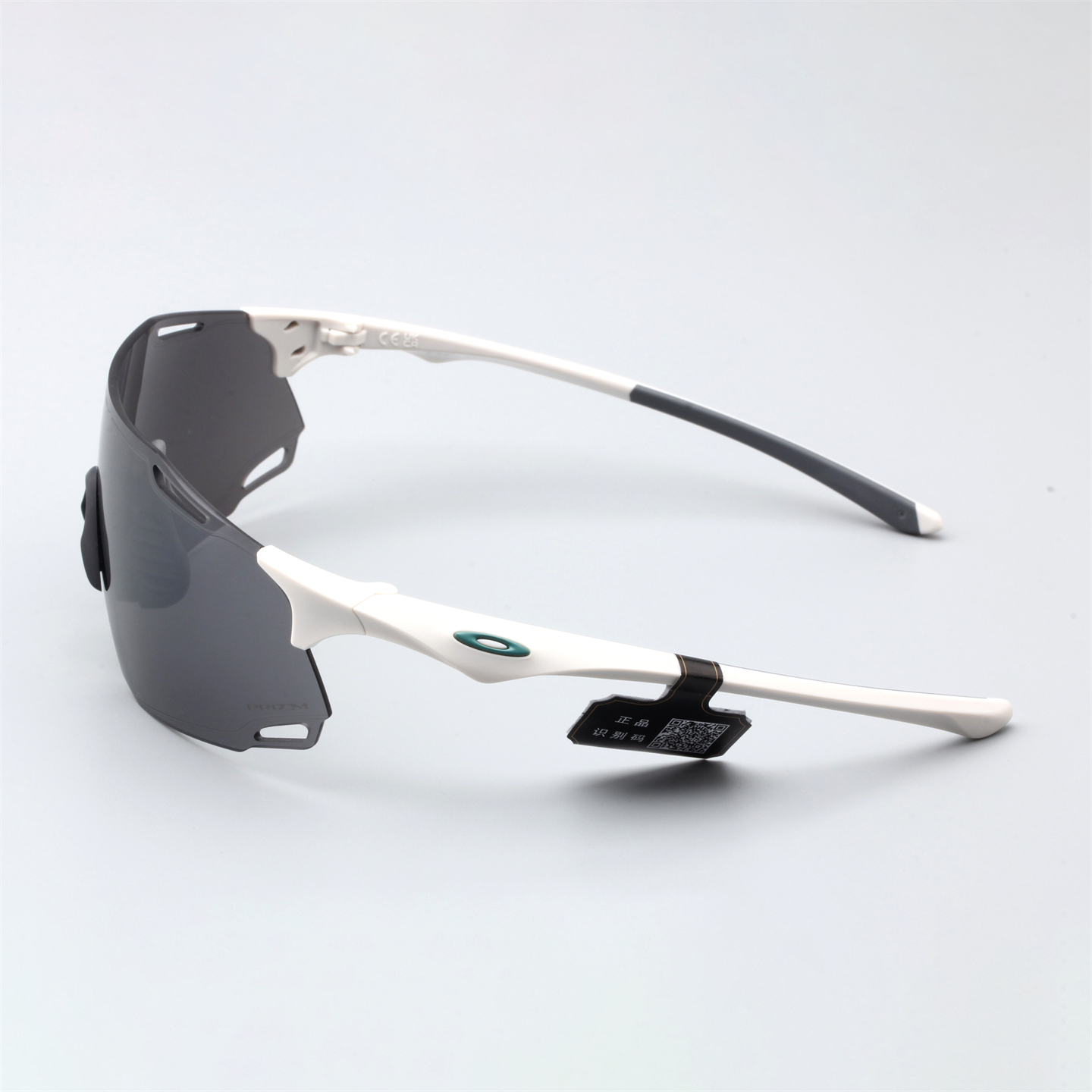 OO9406骑行眼镜：全天候智能守护骑行者视野