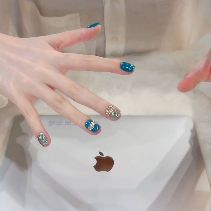 Blue Diamond Handmade Cat-Eye Nail Stickers with Diamonds, Sparkling and Youthful, 10 Pieces Blue Diamond Handmade Cat-Eye Nail Stickers with Diamonds, Sparkling and Youthful, 10 Pieces