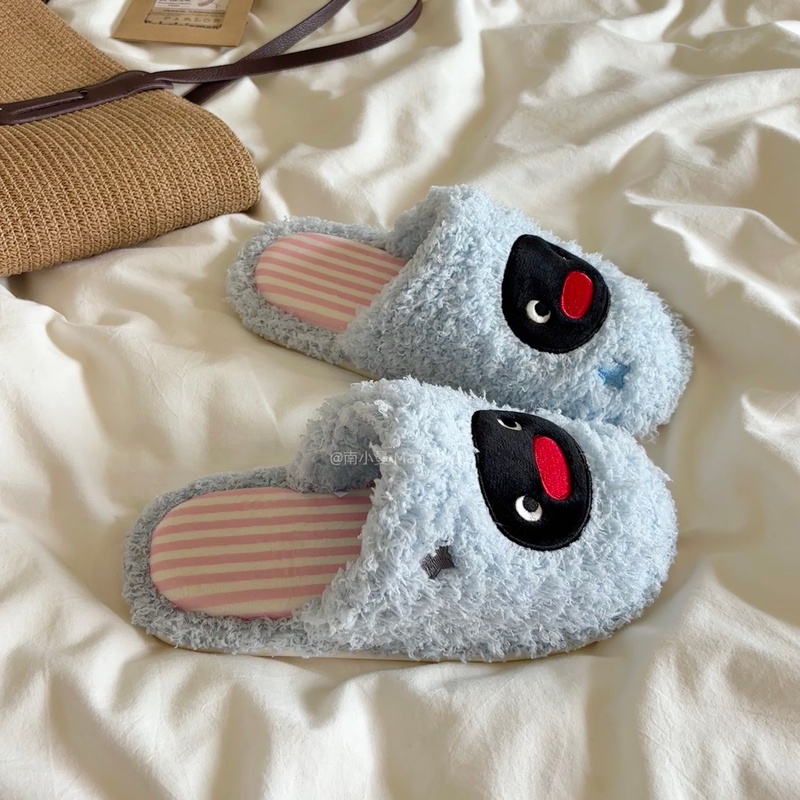 Authentic Co-Branded Pingu Penguin Furry Slippers for Women in Winter, Cute Cartoon Indoor Home Warm Non-Slip Cotton Slippers Authentic Co-Branded Pingu Penguin Furry Slippers for Women in Winter, Cute Cartoon Indoor Home Warm Non-Slip Cotton Slippers
