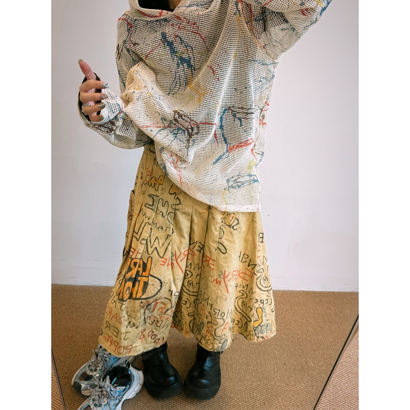 Fantasy Line Graffiti Cut-Out Hooded Long Sleeves Fantasy Line Graffiti Cut-Out Hooded Long Sleeves