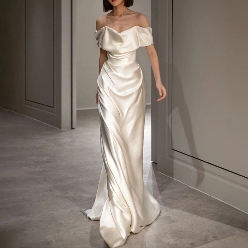Store Closing Sale: One Fabric Price, High-End Acetate Satin Evening Dress, Western Empress-Style Light Wedding Dress, Vintage Going-Out Dress Store Closing Sale: One Fabric Price, High-End Acetate Satin Evening Dress, Western Empress-Style Light Wedding Dress, Vintage Going-Out Dress