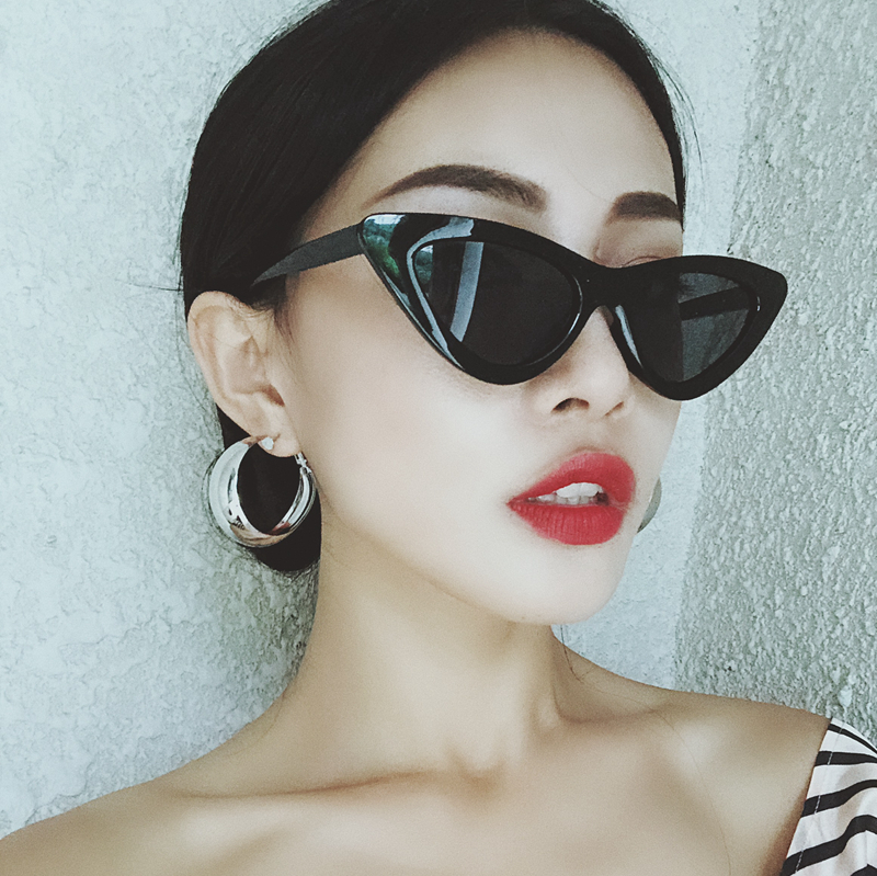 Europe and the United States have fan street shooting sunglasses, disco, personality, big frame, triangle, slim sunglasses, female ins glasses, sunglasses