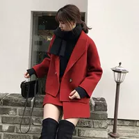 Красная куртка, юбка