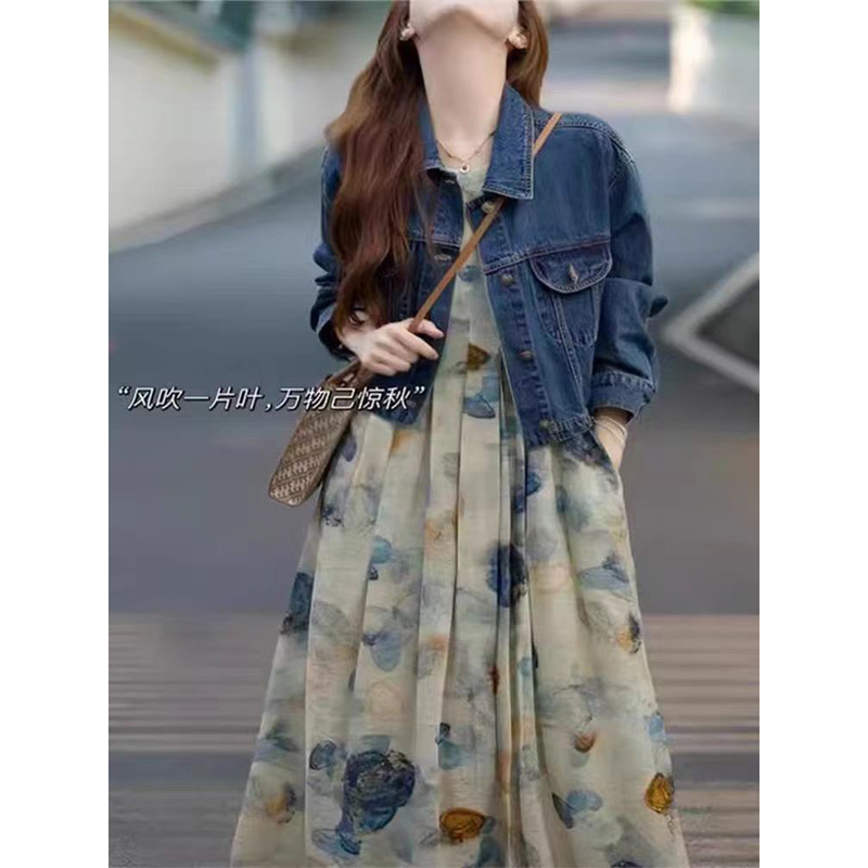 Autumn's New Trendy and Stunning Outfits, a Complete Set of Postpartum Nursing Dresses, High-End Two-Piece Nursing Outfits for Hot Moms to Go Out and Breastfeed