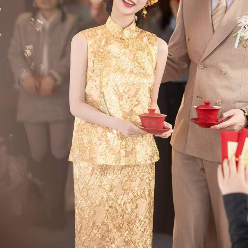 New Chinese-Style Morning Photo Shoot Dress for Female Brides, Retro Style Stand-Up Collar Sleeveless Gold Dress Gown, Banquet Toast Dress Set, Long