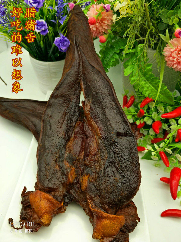 Hunan Trinatal pig tongue 500 gr Smoked cured meat tongue Rawmeat sausage by hand to make the whole tongue