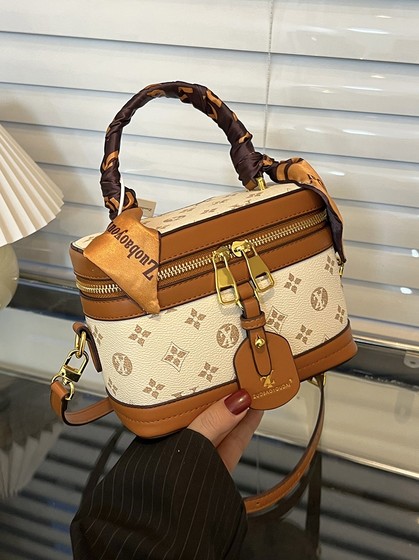 盒子包女包2025新款潮时尚复古丝巾手提水桶包老花单肩斜挎饭桶包