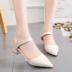 Mùa hè 2018 phiên bản Hàn Quốc của Baotou mới với dép và dép nữ mũi nhọn dày với dép và một nửa dép đế xuồng dép sandal nữ Dép