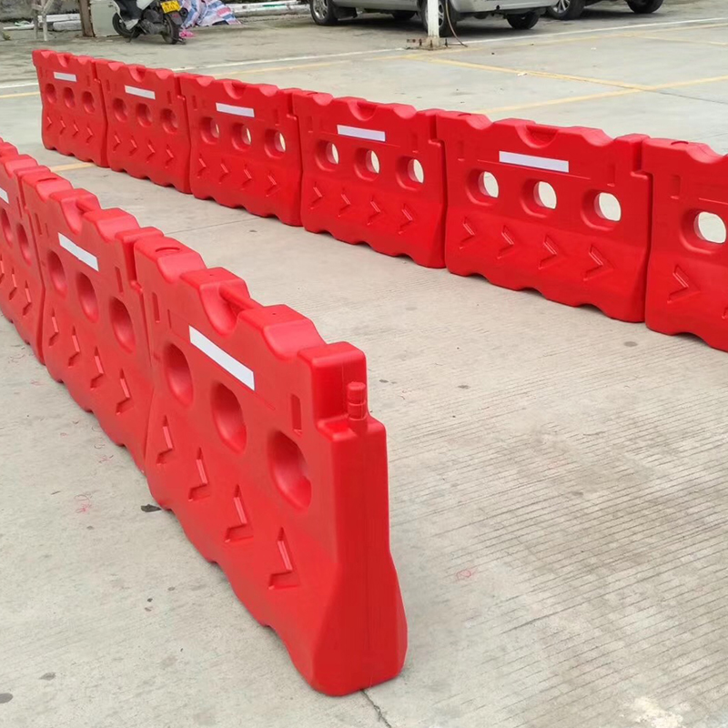 Manufacturer Blow Moulding Three Holes Water Horse Plastic Water Horse Isolated Pier Anticollision Bucket Municipal Fence Construction Enclosure Water Injection Fence