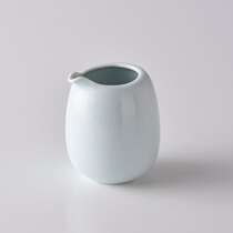 Spot imported from Japan has a field-fired blue-white porcelain small jug wine divider Deli Yulin kiln Japanese wine set