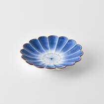 Spot Japanese imported hand-painted blue-colored chrysanthemum cut small dish dish dish daily tableware