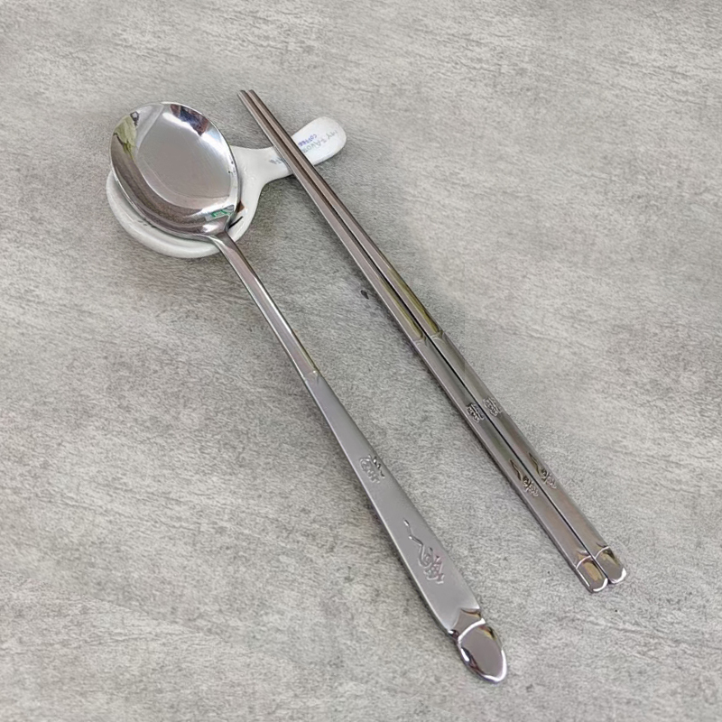 Korean Imported Stainless Steel Tableware Silver Longevity Set Korean-Style Flat Chopsticks Solid Spoon Commercial Use Korean Imported Stainless Steel Tableware Silver Longevity Set Korean-Style Flat Chopsticks Solid Spoon Commercial Use
