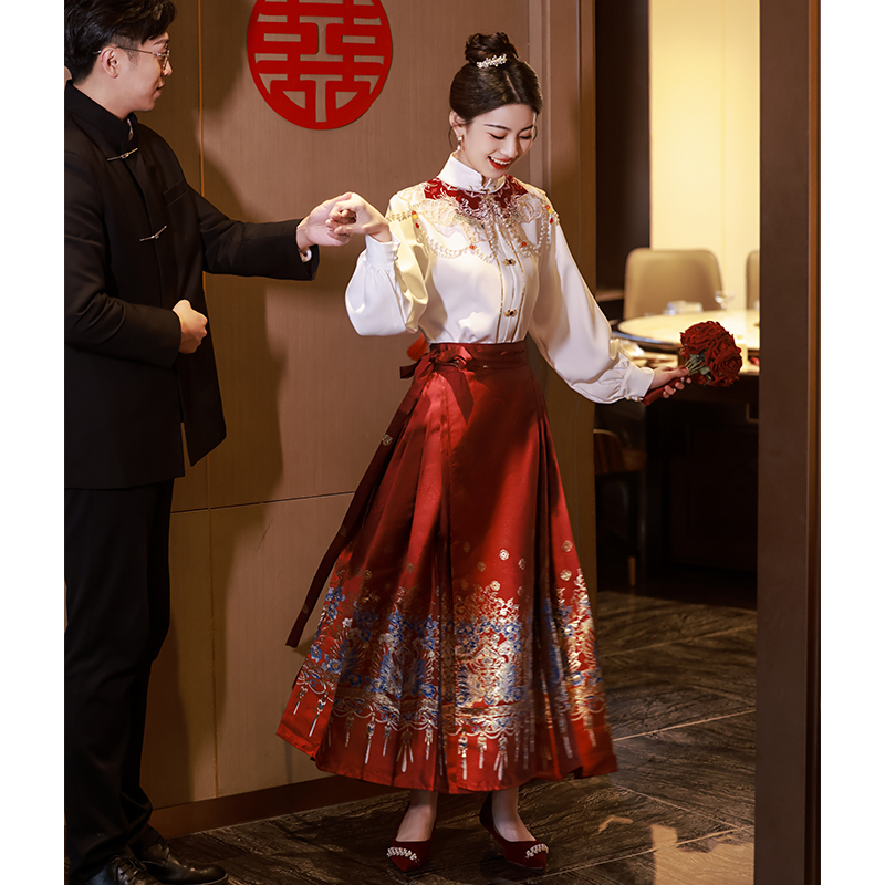 Red evening dress, cheongsam, set, wedding dress, advanced Hanfu, Chinese style, high-quality style Red evening dress, cheongsam, set, wedding dress, advanced Hanfu, Chinese style, high-quality style