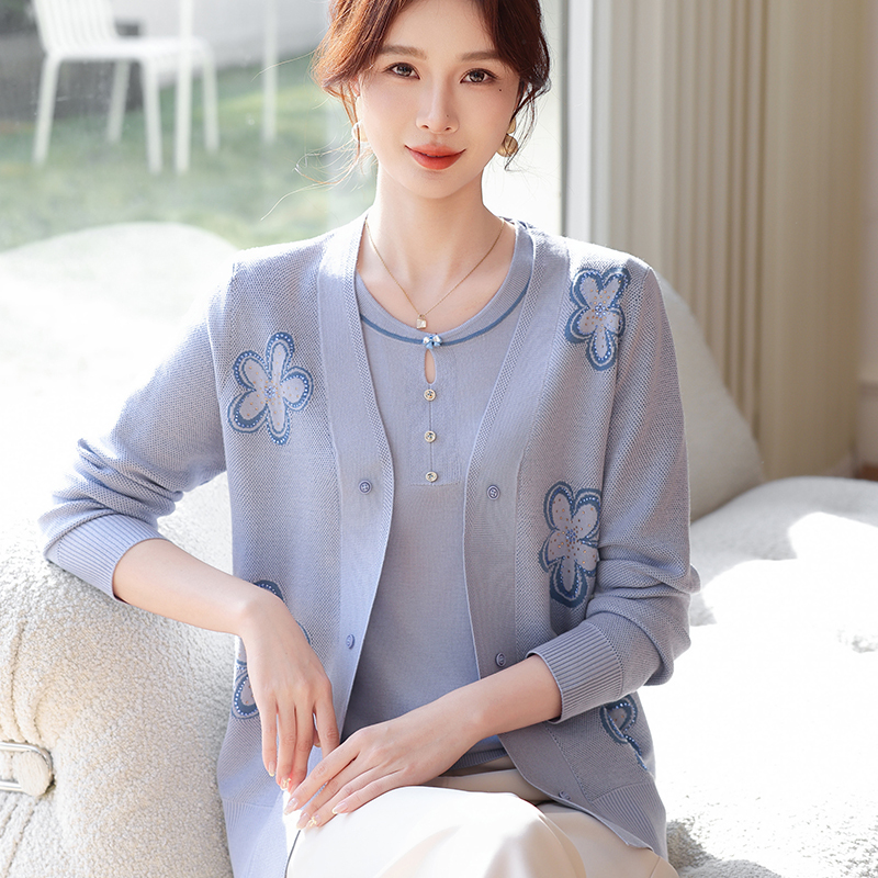 Middle-Aged and Elderly Mothers' Spring Knit Cardigan Two-Piece Set 2026 Fashionable Women's Spring Loose Top Thin Jacket Middle-Aged and Elderly Mothers' Spring Knit Cardigan Two-Piece Set 2026 Fashionable Women's Spring Loose Top Thin Jacket