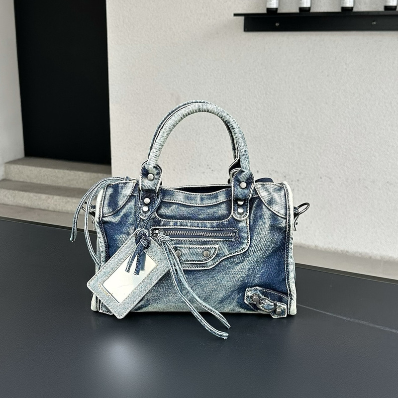 Street-Style Cool Retro Denim Biker Bag with Heavy-Duty Rivets, Versatile Denim Handbag for Commuting, Single Shoulder Crossbody Bag for Women
