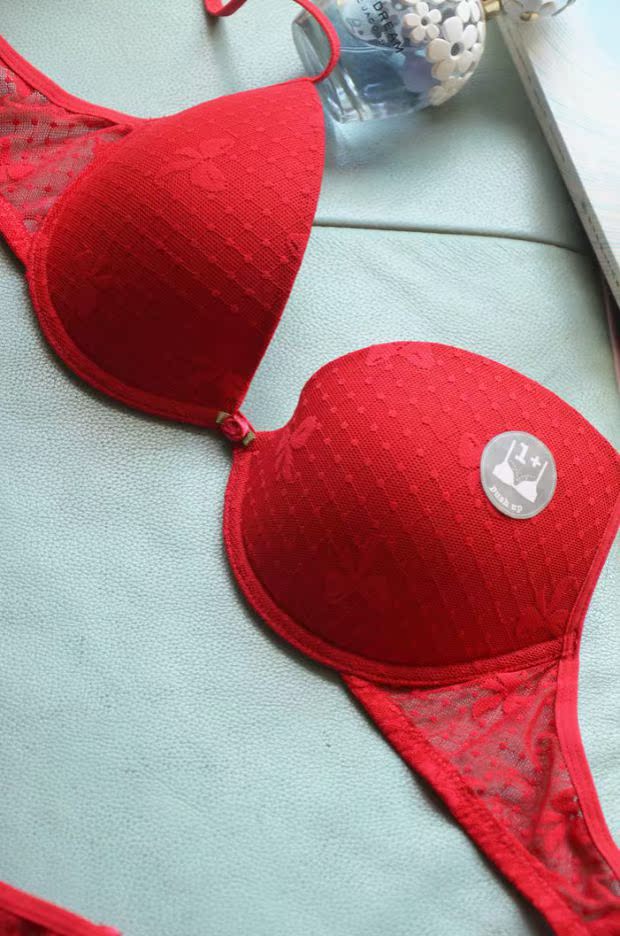 Một bộ đồ lót đơn màu đỏ đen châu Âu và Mỹ Pháp shop thời trang nữ