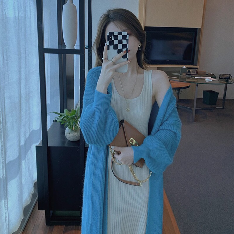 Blue Mid-Length Over-The-Knee Sweater Jacket for Women, Autumn and Winter Style, Loose and High-End Style, Knitted Cardigan