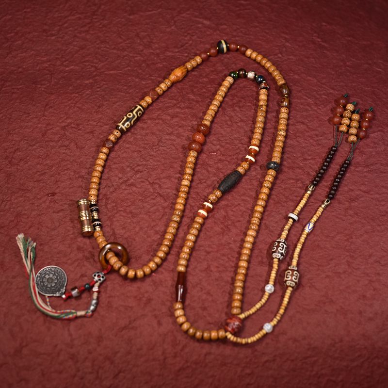 Tibetan-Style Star and Moon Cross-Body Double-Circle Neck Hanging Bodhi Seed Multi-Bead Back Chain, Unisex, Delivered to Your Home Tibetan-Style Star and Moon Cross-Body Double-Circle Neck Hanging Bodhi Seed Multi-Bead Back Chain, Unisex, Delivered to Your Home