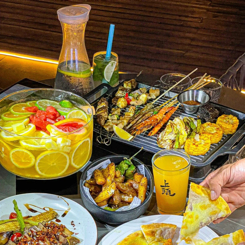 Dining bar acrylic cold kettle large-capacity juice cool white barbecue shop kettle ktv high temperature beverage plastic kettle