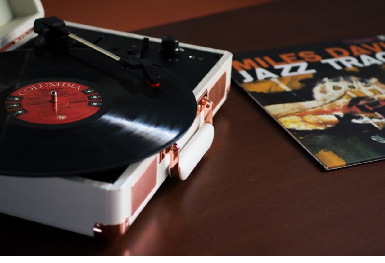đầu đĩa than clearaudio concept	 Phát hiện tại Hoa Kỳ goodmans retro vinyl player player Máy ghi âm Bluetooth lp Máy ghi âm cầm tay Ouyang Nana - Máy hát đầu đĩa than pioneer pl 50