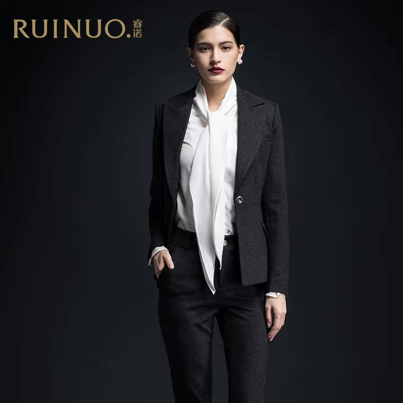 Tailleur femme - Ref 3242997 Image 3
