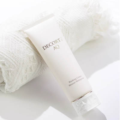 Fracture price! New White box Decorte AQ White Sandalwood Amino Acid Facial Cleanser for deep cleansing and moisturizing 125ml