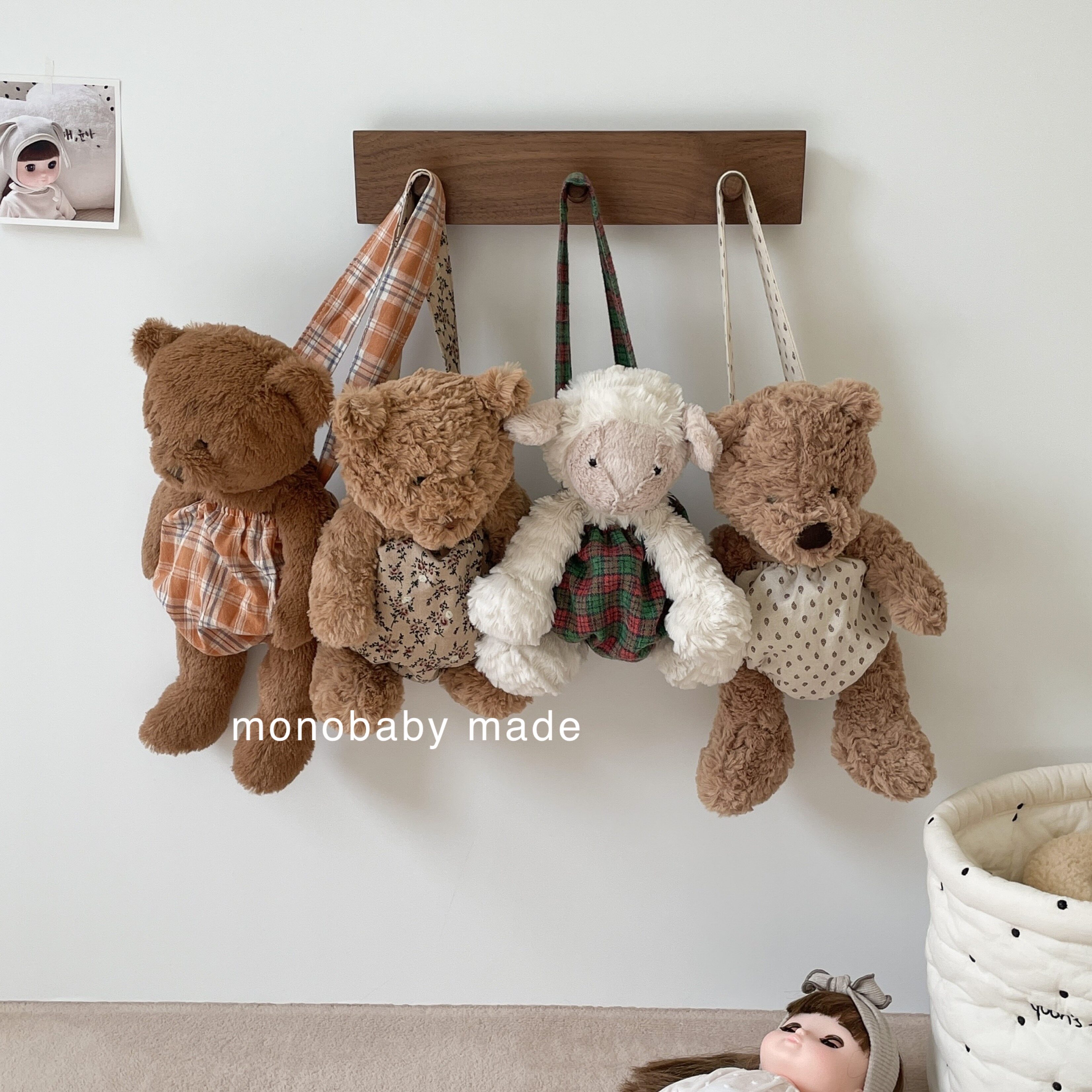 monobaby doll bear de shorts (note that dolls are not included) the baby can be held diagonally across the baby bag and the baby bag can be removed