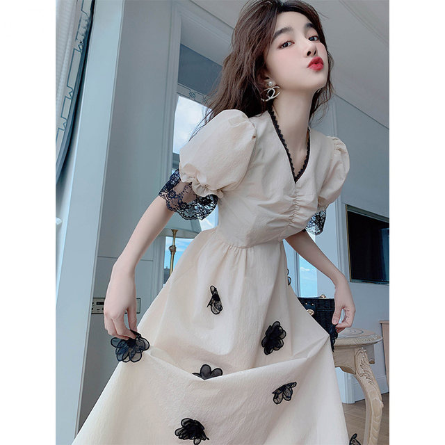 Light luxury temperament puff sleeve dress female 2023 new v-neck French princess dress summer slim long skirt