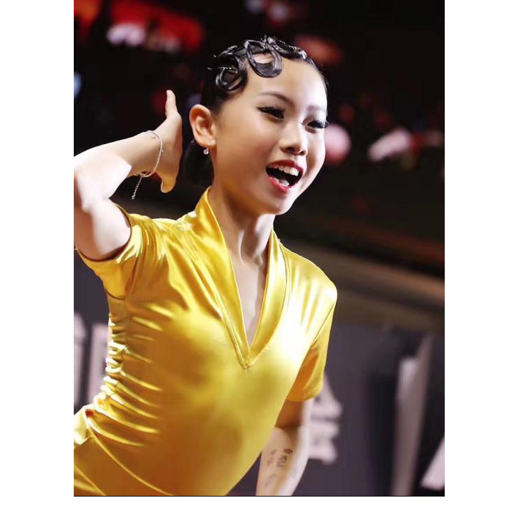 Hand push ripple styling Latin dance headdress professional children's black pool competition national standard dance board