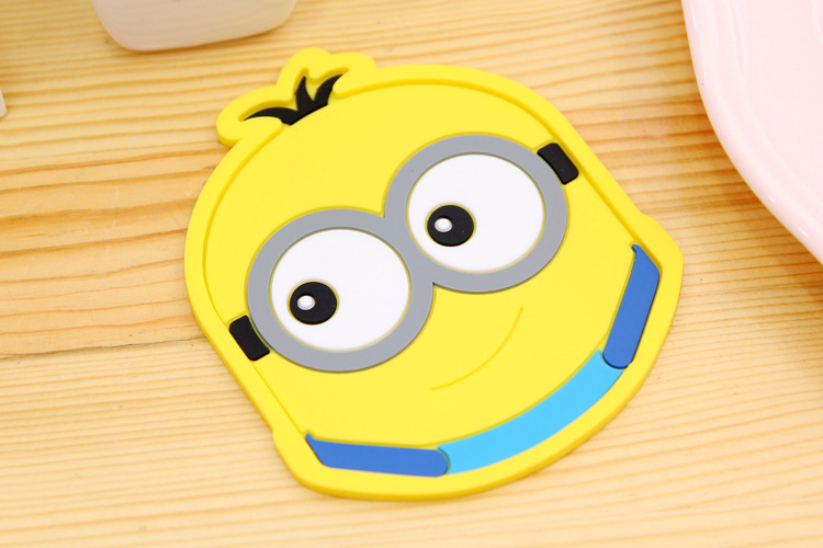 Sáng tạo phim hoạt hình silicone cách nhiệt pad tách pad nhiệt pad bảng trắng thời trang tròn đế lót ly quái vật 40g - Khăn trải bàn khăn trải bàn sofa