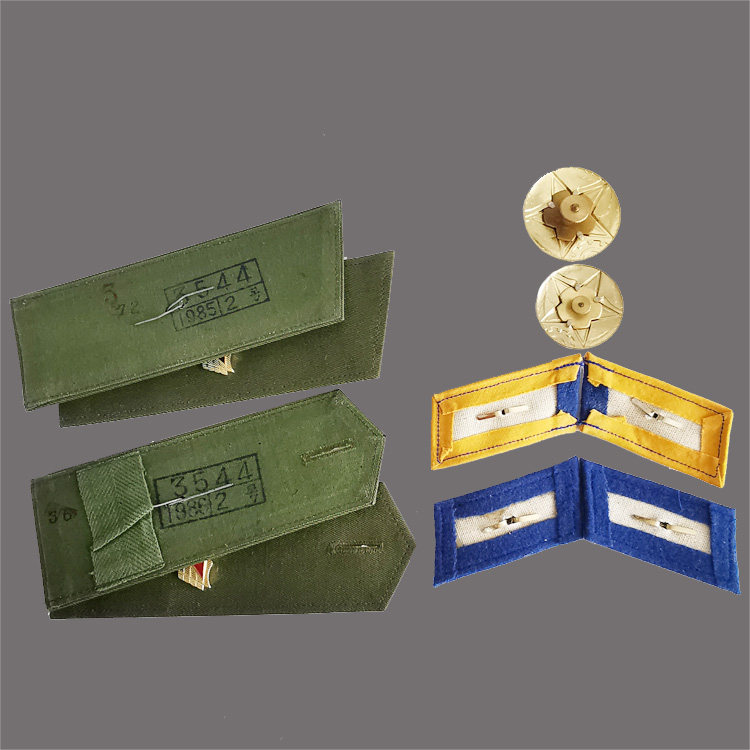 New 85 style 85 style shoulder badge 85 style collar 85 style large and small hat emblem collection of military souvenirs