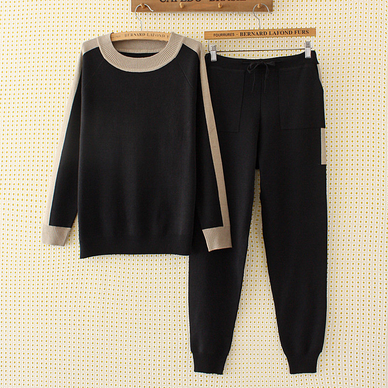 Middle-aged and elderly sports suits women's large size mother autumn knitted casual two-piece spring and autumn middle-aged Western style fat mother