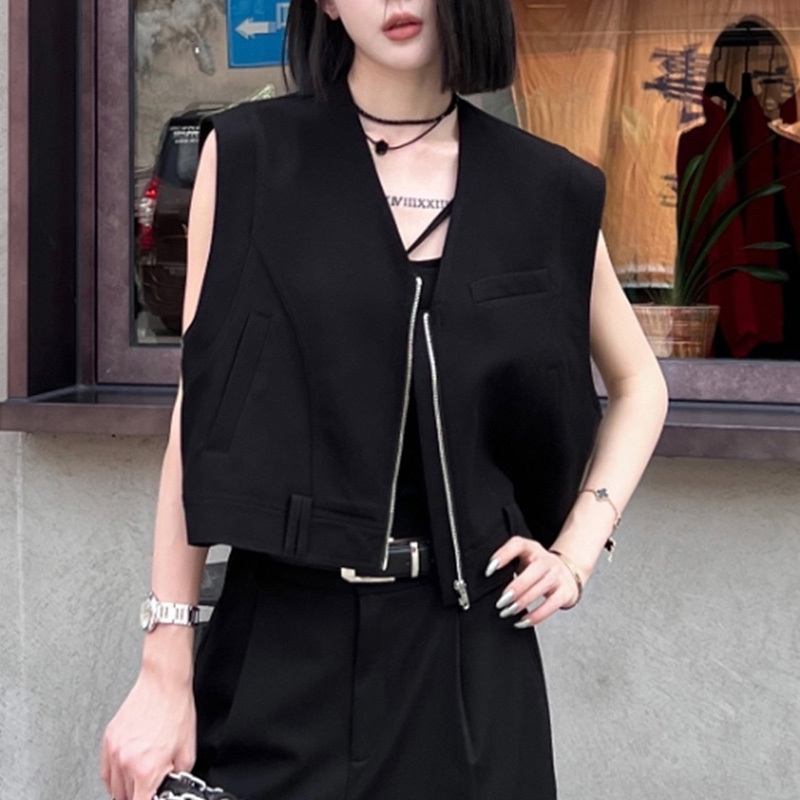 Black Vest Women's Top 2025 Summer Sleeveless Design Fashionable Slim Zipper Cardigan Jacket