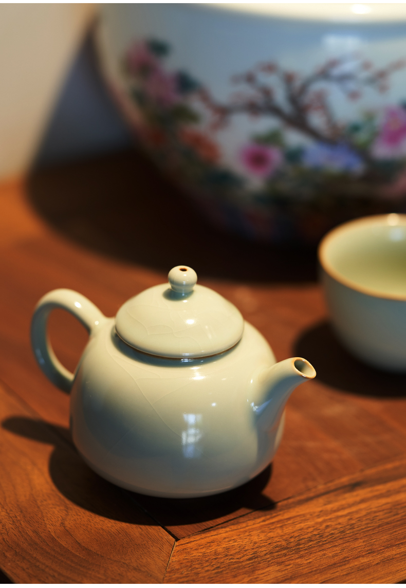 Jingdezhen porcelain teapot azure all checking ceramic small teapot of primitive simplicity on household single pot