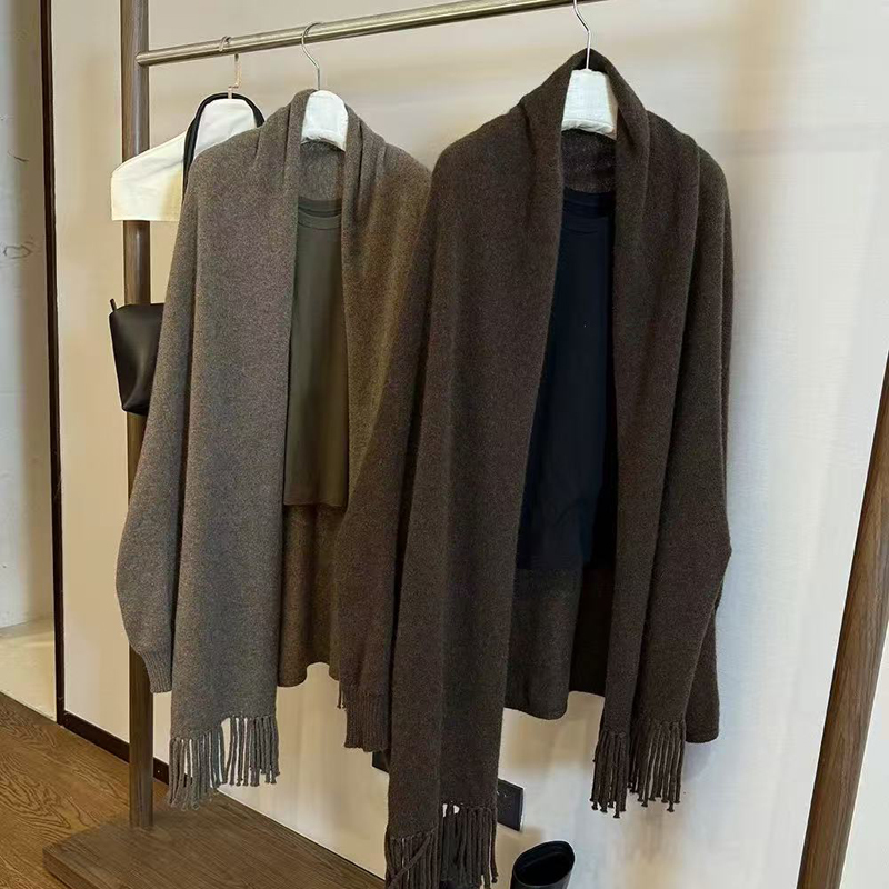 New Autumn and Winter 100% Pure Wool Shawl for Women, Tassel Cape, Outer Scarf, Loose Knitted Jacket, Bat Sleeves New Autumn and Winter 100% Pure Wool Shawl for Women, Tassel Cape, Outer Scarf, Loose Knitted Jacket, Bat Sleeves
