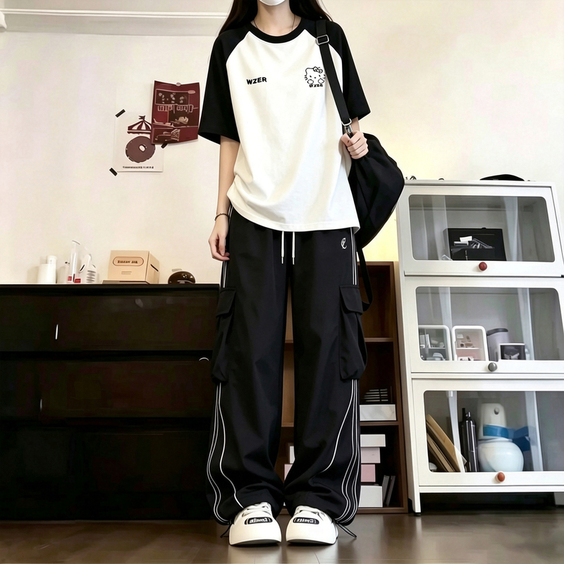 College Style Outfit Set for Women, Summer Loose Korean Style Fashionable Short-Sleeved T-Shirt, Casual Sports Overalls Two-Piece Set