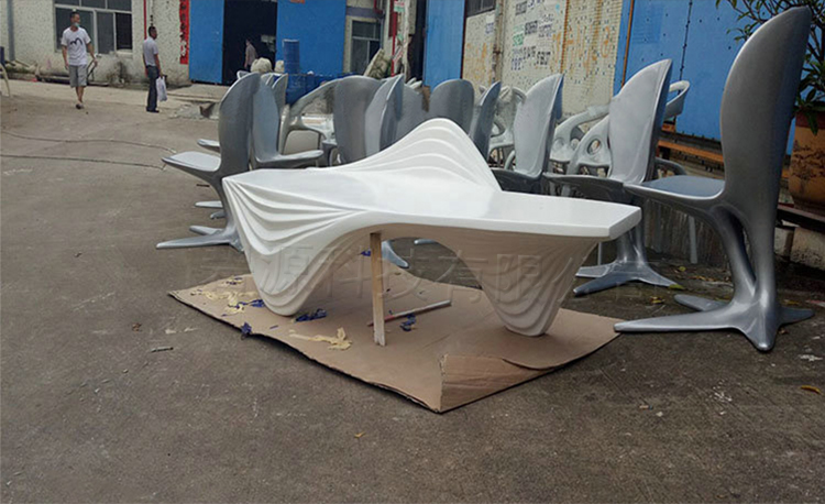 Ghế phòng chờ FRP Trung tâm mua sắm sáng tạo sọc hình ghế ngồi Khách sạn văn phòng bán hàng đơn giản giải trí nội thất ghế - Nội thất văn phòng bàn làm việc đơn giản