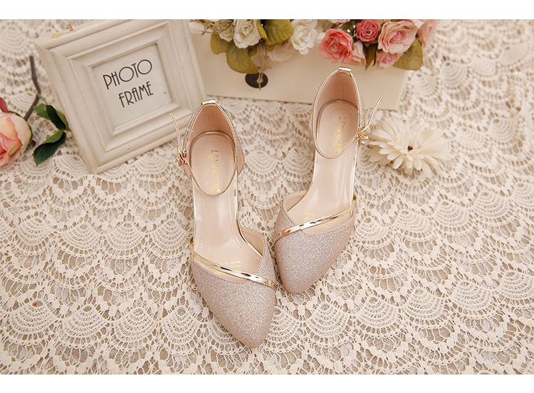 Giày đơn 2018 mới Baotou sandal nữ mùa hè hoang dã dày với khóa mùa hè khóa mùa thu phù dâu cao gót giày quai hậu nữ