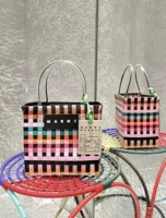 Квадратный фиолетовый