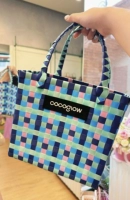 Синий павлин среднего размера. Следуйте в магазин и получите случайный кулон.