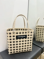 Среднего размера Mihei co. Если вы последуете и соберете, вы получите случайный кулон.