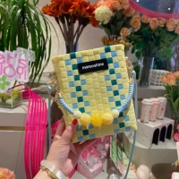 Лимонно-желтая сумка для мобильного телефона. Добавьте в коллекцию и получите в подарок кулон из мехового шарика.