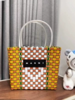 Квадратный золото