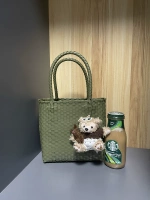 Фасоль зеленая труба. Соберите и купите бесплатно кулон из мехового шарика.