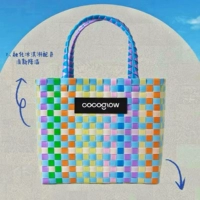 Средний CO Разноцветный цвет мороженого. Посетите магазин, чтобы получить случайный кулон.