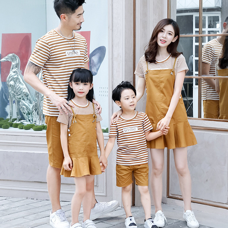 A family of three or four parent-child clothes 2022 summer clothes, family clothes, couples, mothers and daughters, striped T-shirt suits, boys and girls