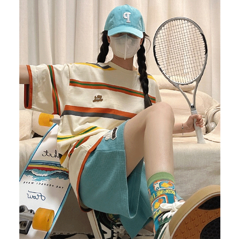 Retro Striped T-Shirt Sports Suit for Women, Summer Loose Plus-Size Casual Two-Piece Set with Short Sleeves and Shorts for Students Retro Striped T-Shirt Sports Suit for Women, Summer Loose Plus-Size Casual Two-Piece Set with Short Sleeves and Shorts for Students