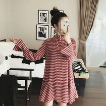  Spring and summer 2021 new womens sunscreen clothes long-sleeved dress thin French Sanya beach seaside vacation